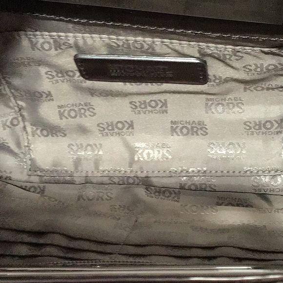 NWT MICHAEL KORS Berkeley Metallic Logo Set-In Handle Clutch, Nickel - Picture 6 of 8